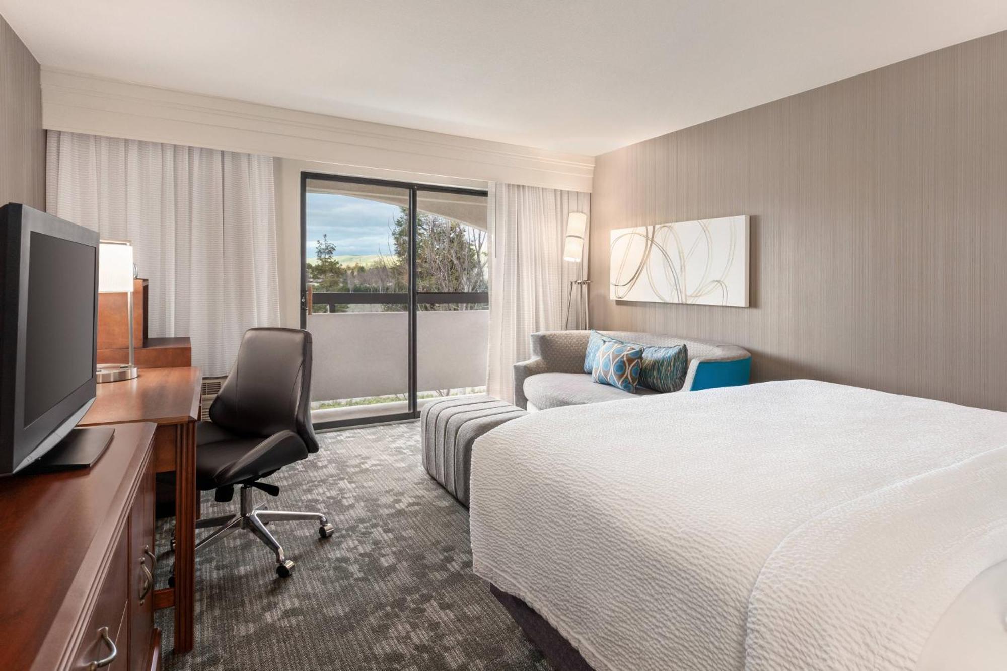 Courtyard By Marriott San Jose South/Morgan Hill Hotel Exterior photo