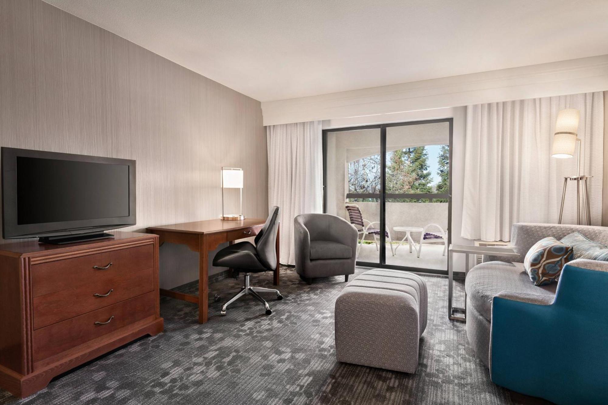 Courtyard By Marriott San Jose South/Morgan Hill Hotel Exterior photo