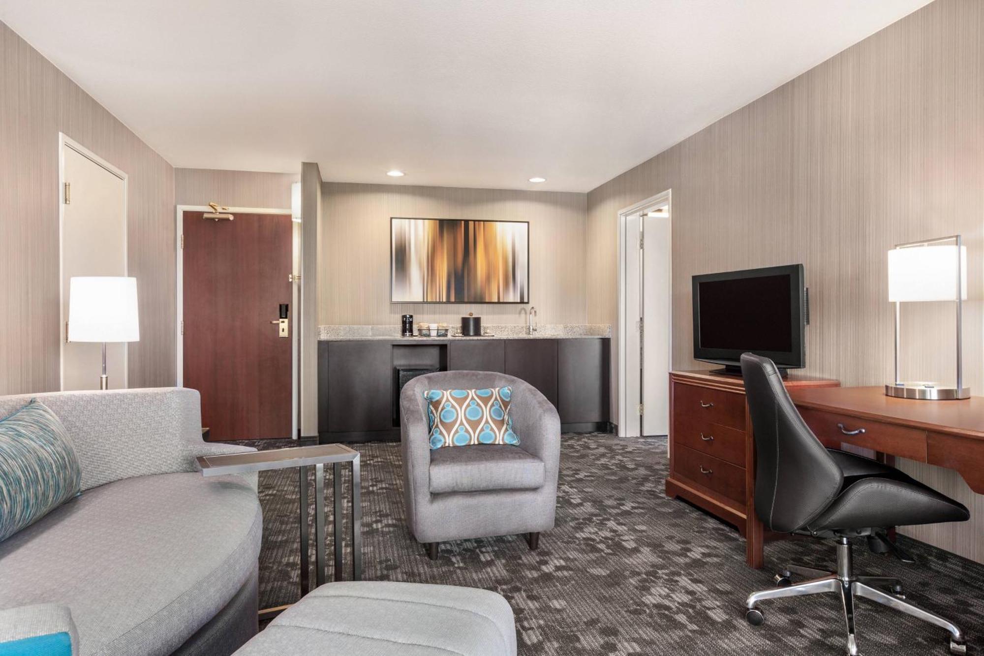 Courtyard By Marriott San Jose South/Morgan Hill Hotel Exterior photo